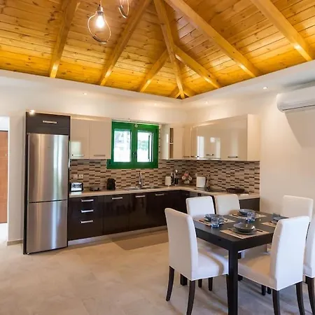 Loxas House, Individual And Fully Equipped House