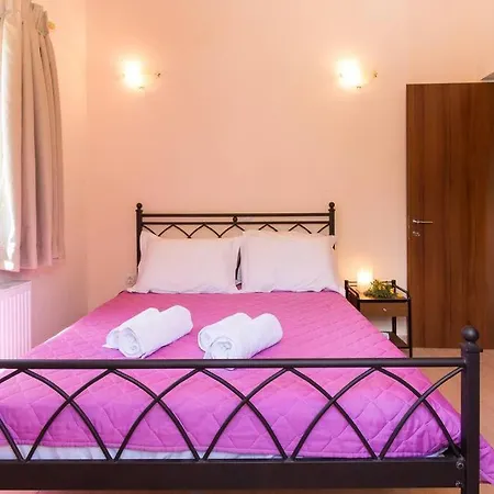 Family House, Individual And Fully Equipped House بيت للعطل اليكاناس